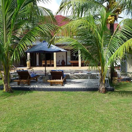 Villa Stella Garden Senggigi Bagian luar foto