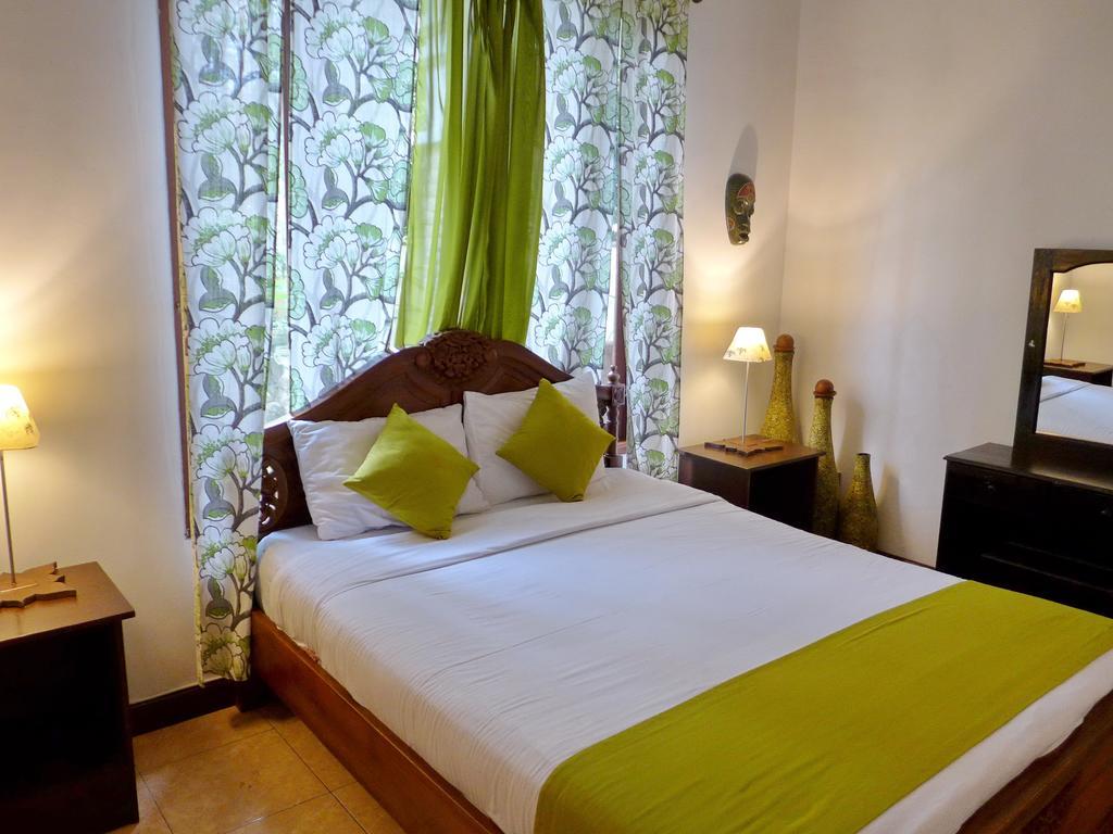 Villa Stella Garden Senggigi Bagian luar foto