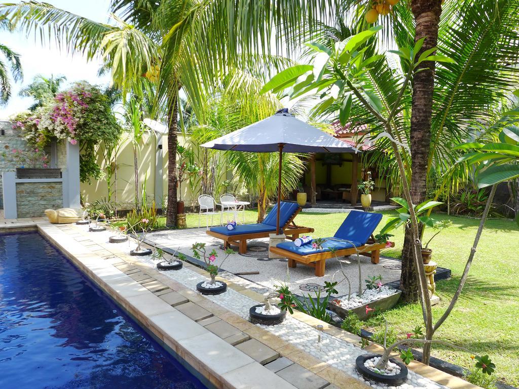 Villa Stella Garden Senggigi Bagian luar foto